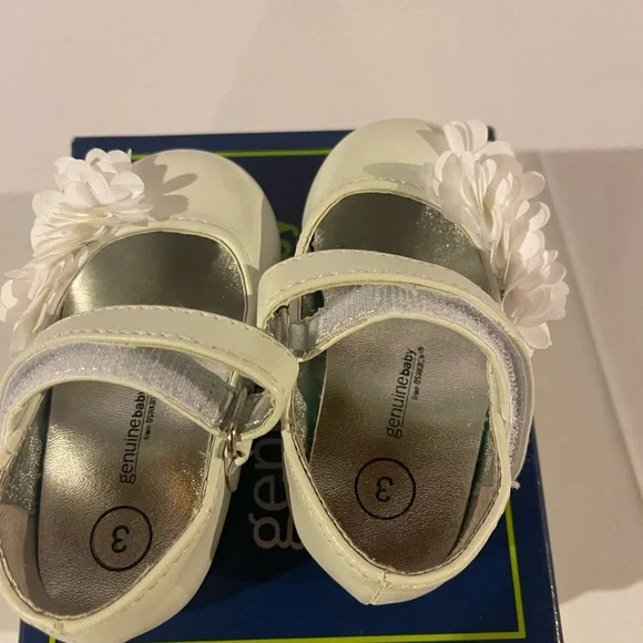 Infant Girl's Genuine Baby from OshKosh™ Adora Ballet White Size 3M - Picture 2 of 7